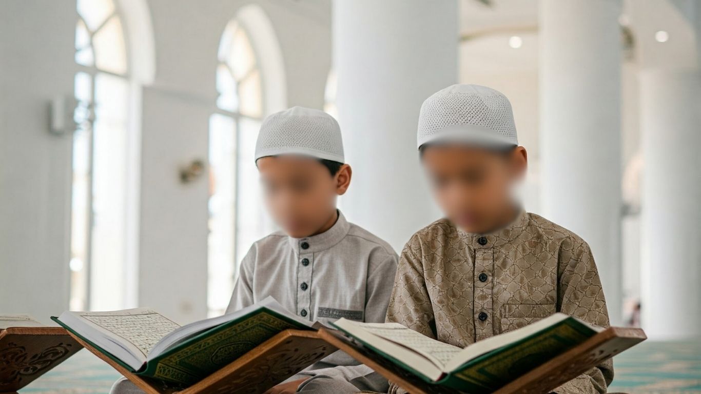 Keutamaan Adab Membaca Al-Qur’an yang Perlu Dicontoh Anak Keutamaan Adab Membaca Al-Qur’an yang Perlu Dicontoh Anak