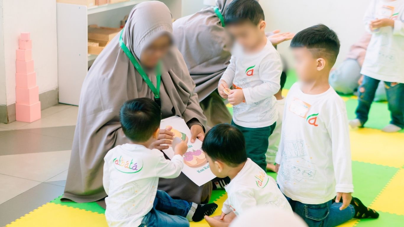 Cara Membangun Komunikasi Hangat antara Orang Tua dan Anak yang Tepat  Cara Membangun Komunikasi Hangat antara Orang Tua dan Anak yang Tepat